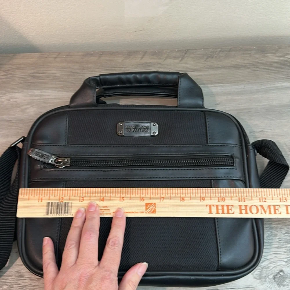 Kenneth Cole Tablet/Laptop Travel Bag